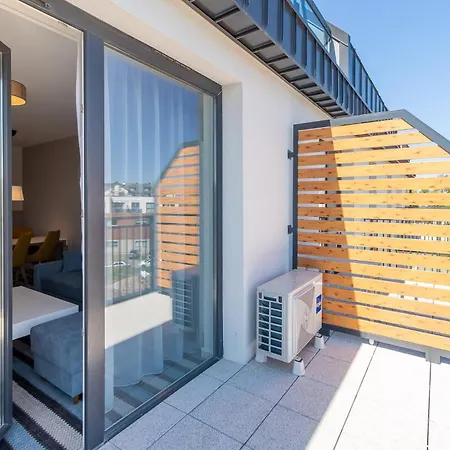 Bel Mare With Balcony By Renters Apartman